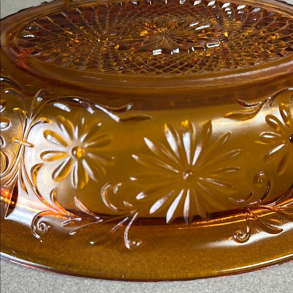 Amber Glass Serving Bowl - Picture 5 of 13